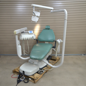 DentalEZ NUSP NuSimplicity Dental Chair W/ Radius Delivery Unit & Mount Light