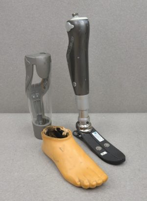 Ottobock C-Leg 3C98-1 Prosthetic 2009 W/ LP Vari-Flex Size 27 Right & 2R80 AXON