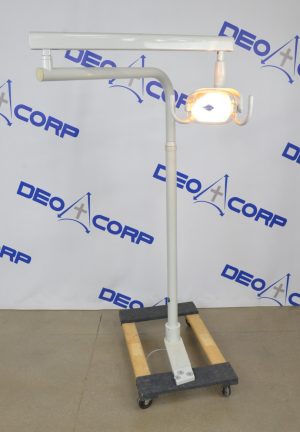 SDS Summit Dental System Dental Chair Post Mount Light