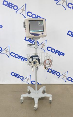 Smiths Medical SurgiVet V9204 2011 W/ NiBP, 5-Lead, Temp & Rolling Cart