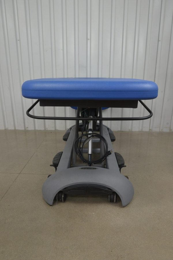 Adapta Table Chattanooga Adapta Summit 7 3321 Physical Therapy Table - DeoCorp