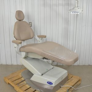 Summit Dental Systems Palm Beach Dental Chair W/ Post Mounted Light