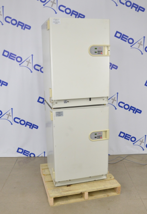 Sanyo MCO-17A Dual Double Stack CO2 Incubator