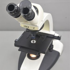 Leica DME Upright Compound Binocular Microscope w/ 4x 10x 40x Objectives